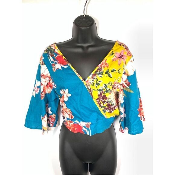 Band Of Gypsies Women's Floral V-Neck Crop Top Multicolor Size Small NWOT - Picture 1 of 9